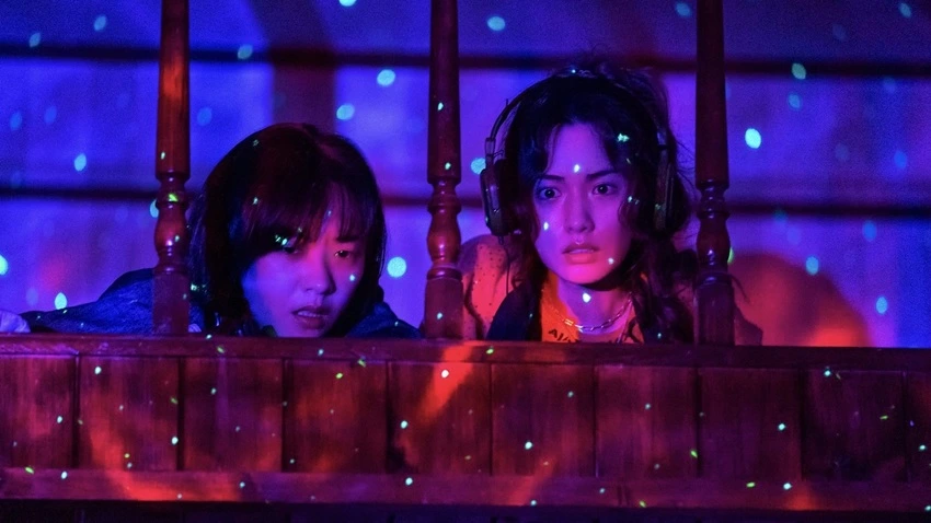 Download Glitch | 2022 | Season 1 | Hindi Complete | Netflix Original WEB Series | 480p 720p 1080p | MoviesWood